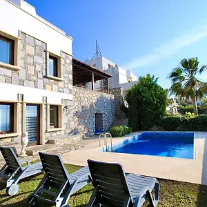 Villa Seba; Yalikavakta Oezel Havuzlu 4+1