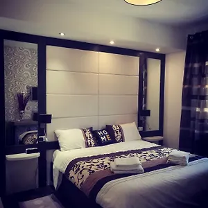 Oda ve Kahvaltı Voyage Prive Deluxe La Spezia