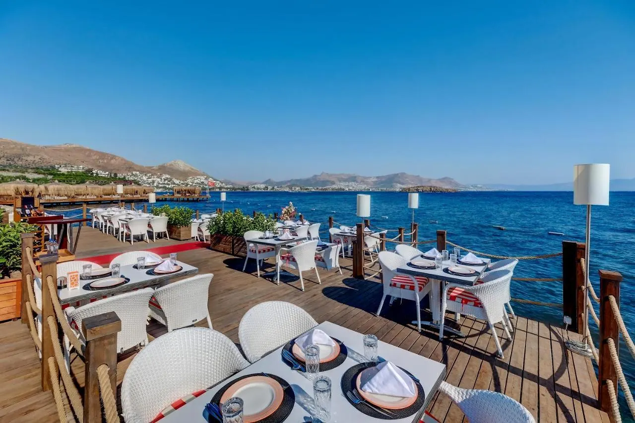 Yasmin Bodrum Resort 5*,